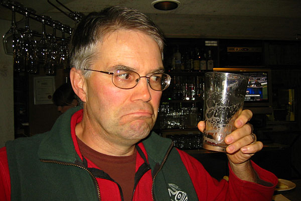 The Physics Behind the Bubble Cascade That Forms in a Glass of Guinness Beer