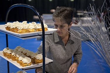 Dean of Student Life Susan Boswell arranges Frankl’s favorite Funfetti cupcakes. Photo: Will Kirk/homewoodphoto.jhu.edu